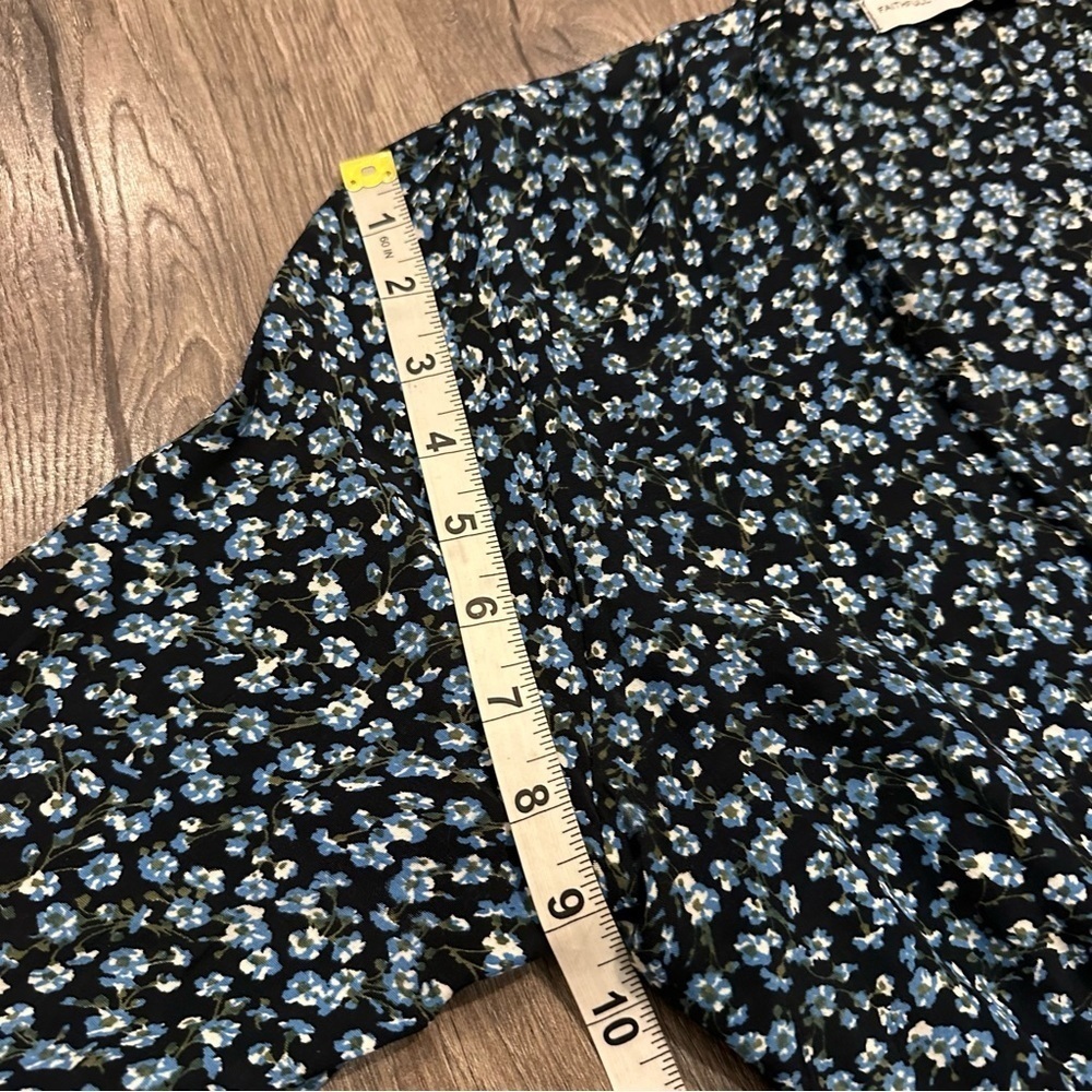 Faithfull the Brand Anthropologie Blue Ditsy Floral Bell Sleeve Wrap Dress Sz 6 - Picture 14 of 14